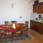Armin דירה *
