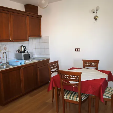 Apartament Armin *